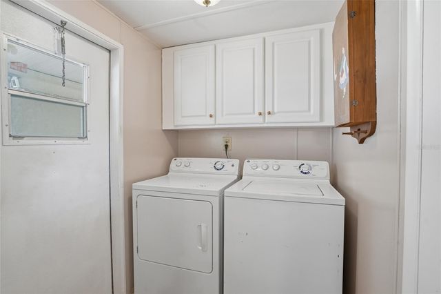 3933 SARAH DRIVE, Wesley Chapel, FL 33543