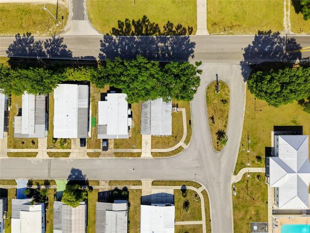 3933 SARAH DRIVE, Wesley Chapel, FL 33543