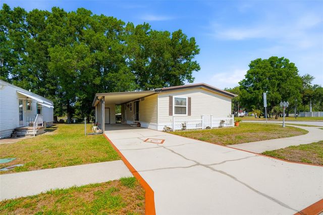 3933 SARAH DRIVE, Wesley Chapel, FL 33543
