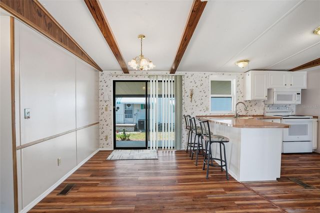 3933 SARAH DRIVE, Wesley Chapel, FL 33543