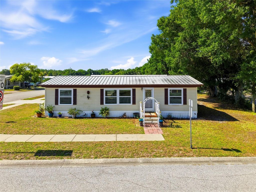 3933 SARAH DRIVE, Wesley Chapel, FL 33543