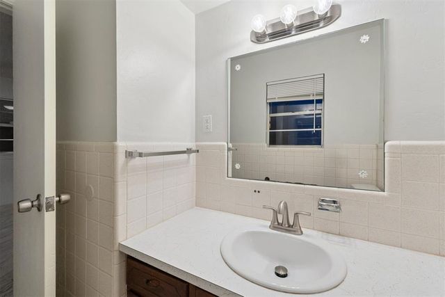 3020 NW 11th Street, Oklahoma City, OK 73107