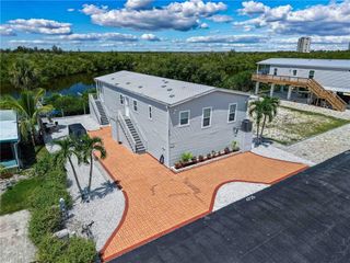 4725 Tahiti DR, Bonita Springs, FL 34134