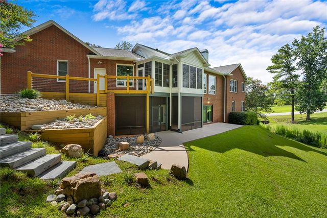 205 Cross Creek Drive, Seneca, SC 29678