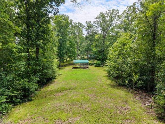 1040 Rustic Hills Dr, Ashland City, TN 37015