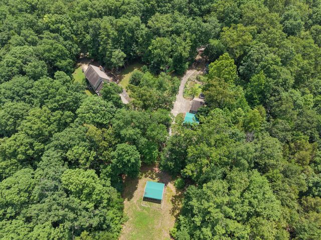 1040 Rustic Hills Dr, Ashland City, TN 37015