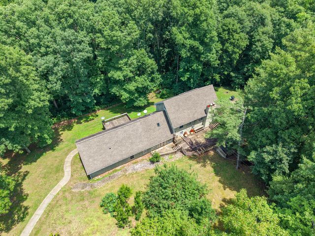 1040 Rustic Hills Dr, Ashland City, TN 37015