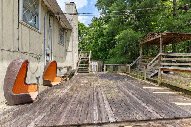 1040 Rustic Hills Dr, Ashland City, TN 37015