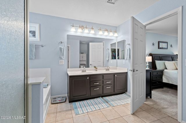 4687 W Calatrava Lane, Tucson, AZ 85742