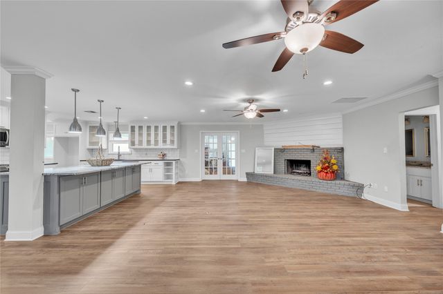 801 Arliss Drive, Woodway, TX 76712