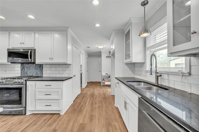 801 Arliss Drive, Woodway, TX 76712