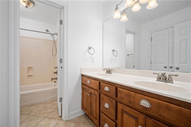 1675 Stonebridge Court, Mobile, AL 36695