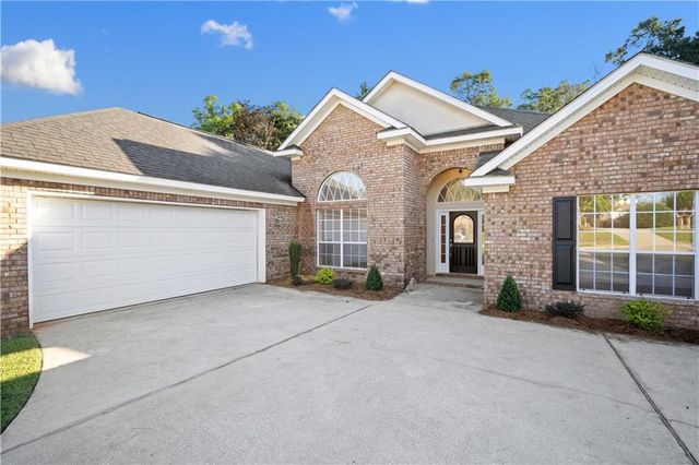 1675 Stonebridge Court, Mobile, AL 36695