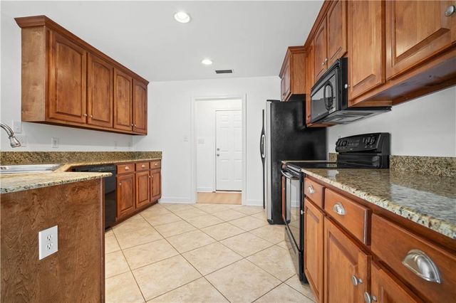 1675 Stonebridge Court, Mobile, AL 36695