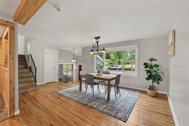 9029 Grandview Drive, Overland Park, KS 66212