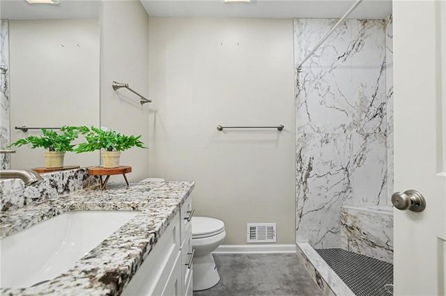 9029 Grandview Drive, Overland Park, KS 66212