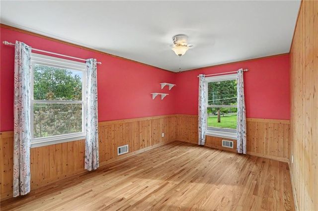 9029 Grandview Drive, Overland Park, KS 66212