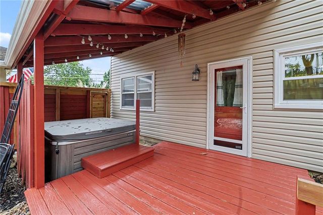 9029 Grandview Drive, Overland Park, KS 66212
