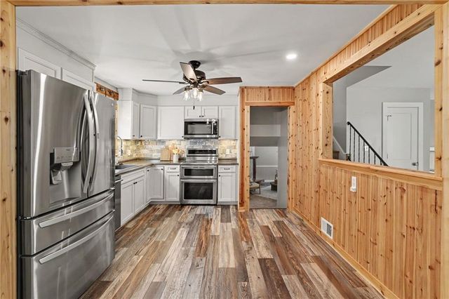 9029 Grandview Drive, Overland Park, KS 66212