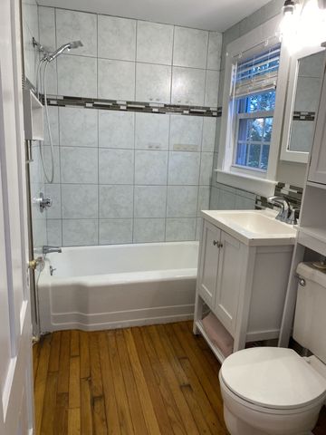 6 Edgehill Road 2, Woburn, MA 01801