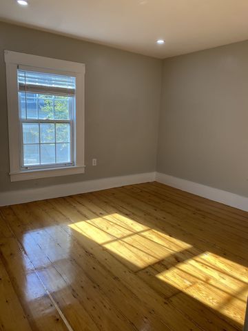 6 Edgehill Road 2, Woburn, MA 01801