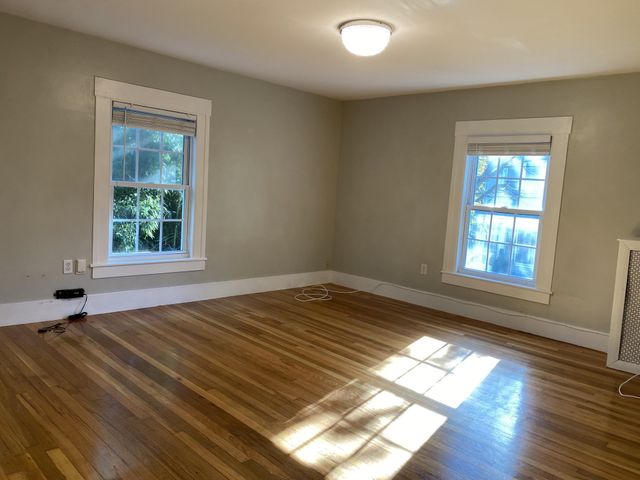 6 Edgehill Road 2, Woburn, MA 01801