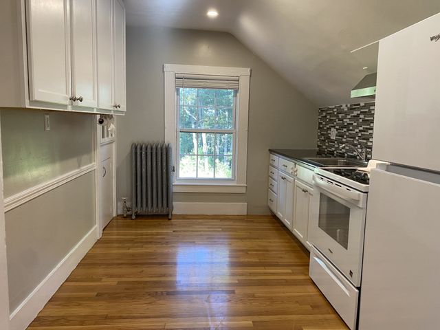6 Edgehill Road 2, Woburn, MA 01801