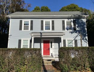 6 Edgehill Road 2, Woburn, MA 01801