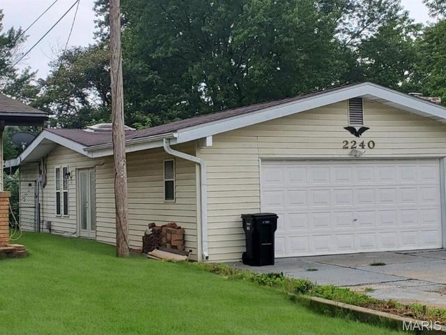 2240 Brook Drive, Florissant, MO 63033