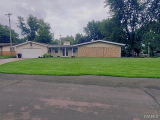 2240 Brook Drive, Florissant, MO 63033