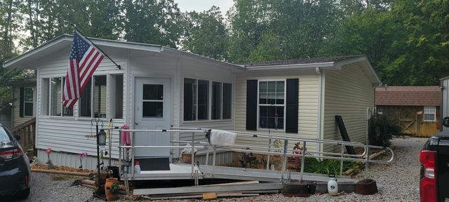 266 Carmel Lane, Albany, KY 42602