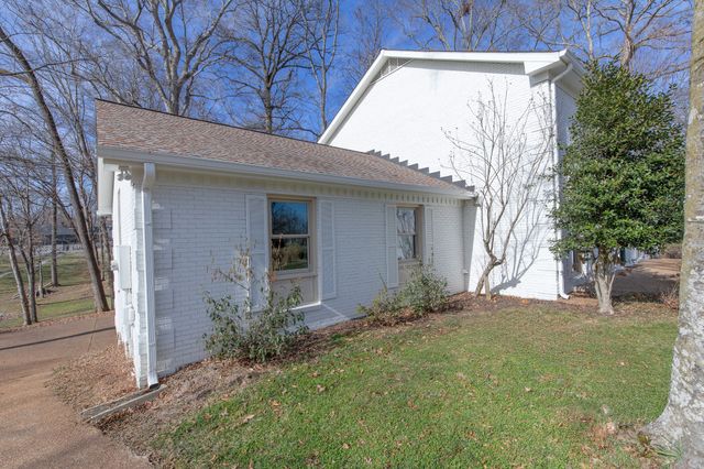 110 High Point Anchorage, Hendersonville, TN 37075