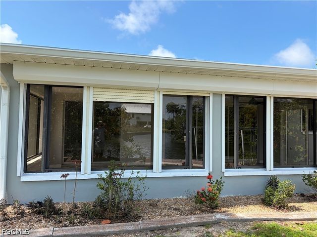 3580 Gondola LN, St James City, FL 33956