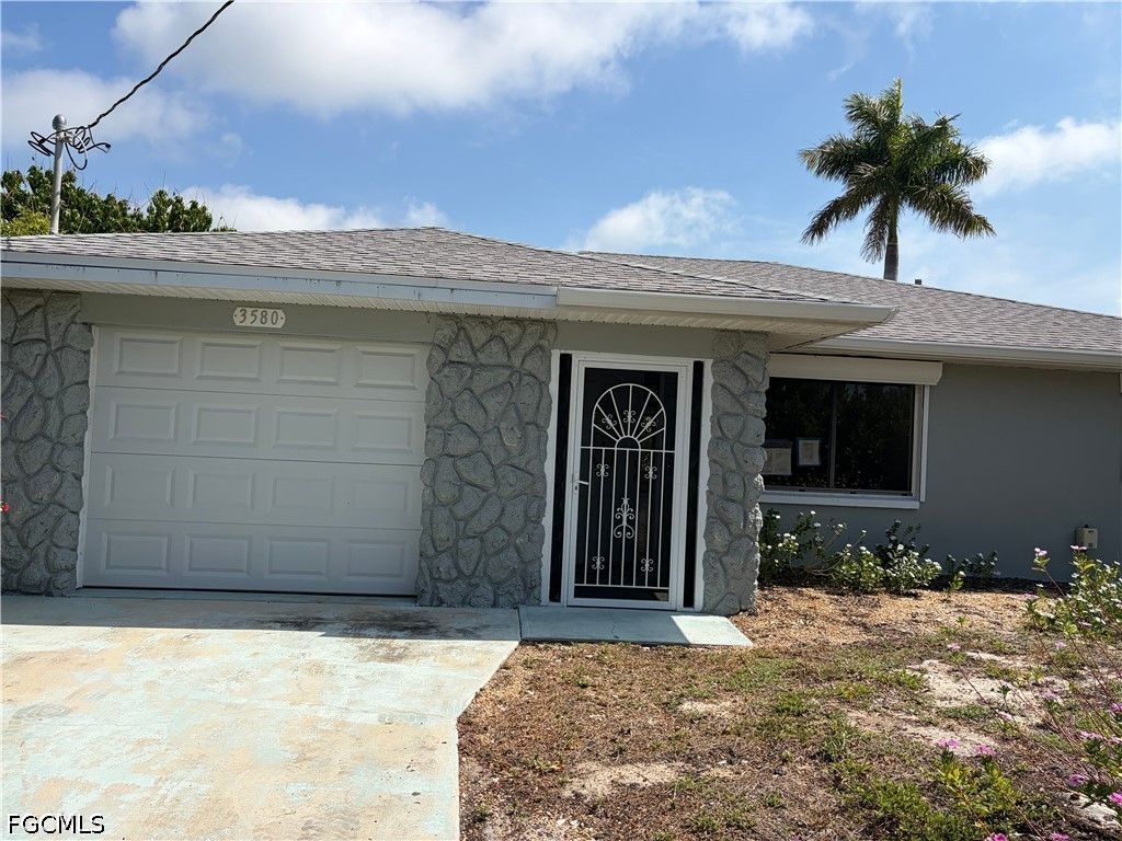 3580 Gondola LN, St James City, FL 33956