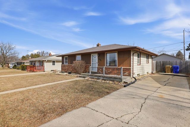 8741 37th AVENUE, Kenosha, WI 53142