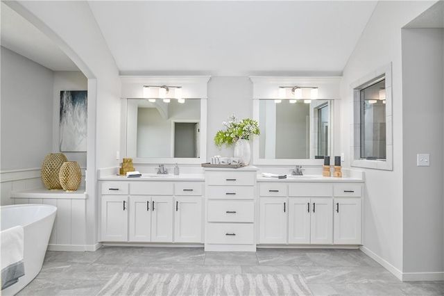 2758 W Park Street, Olathe, KS 66061