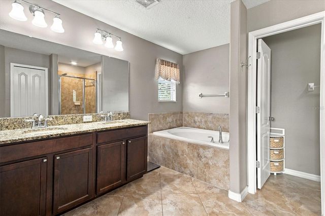 5842 RUTHERFORD ROAD, Mount Dora, FL 32757