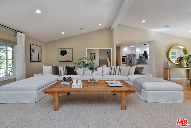 4170 Crisp Canyon Road, Sherman Oaks, CA 91403