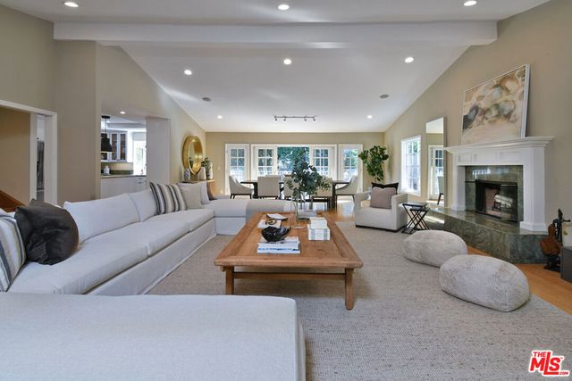 4170 Crisp Canyon Road, Sherman Oaks, CA 91403