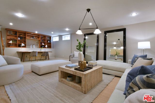 4170 Crisp Canyon Road, Sherman Oaks, CA 91403