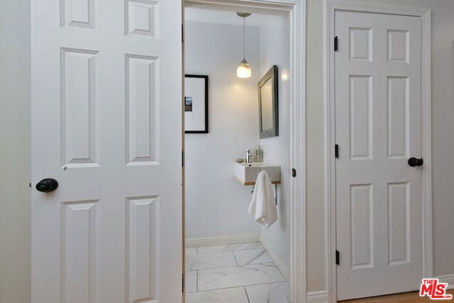 4170 Crisp Canyon Road, Sherman Oaks, CA 91403