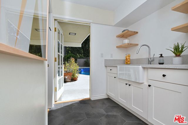 4170 Crisp Canyon Road, Sherman Oaks, CA 91403