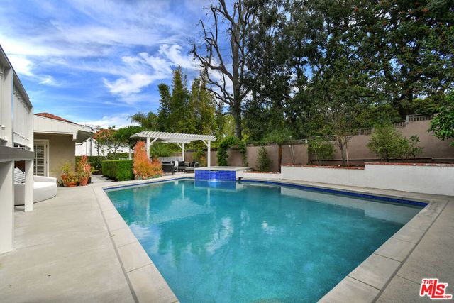 4170 Crisp Canyon Road, Sherman Oaks, CA 91403