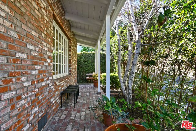 4170 Crisp Canyon Road, Sherman Oaks, CA 91403