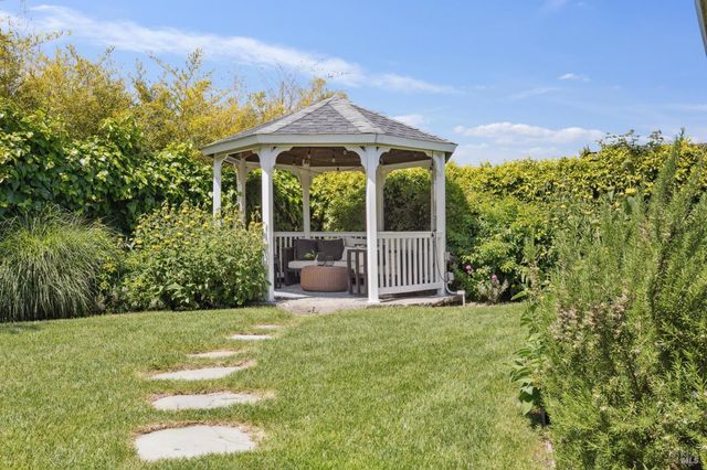 53 Labrea Way, San Rafael, CA 94903