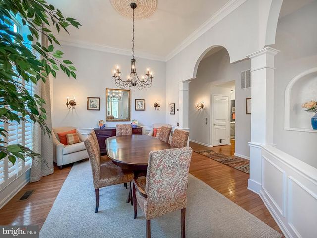 15 MCCONKEY DR, Washington Crossing, PA 18977