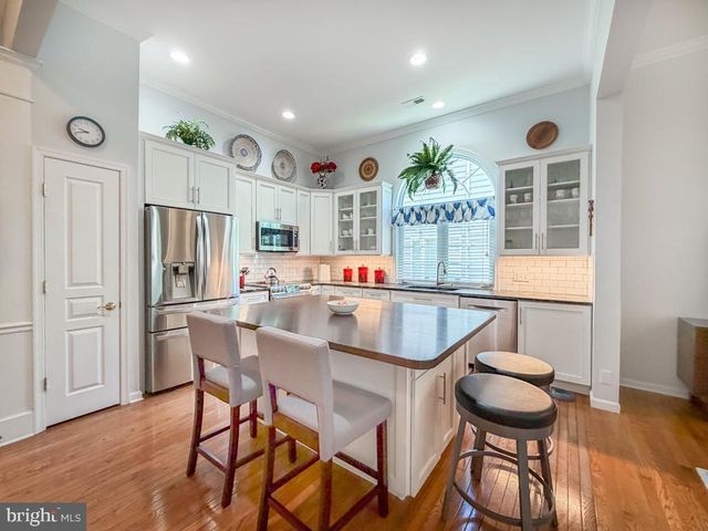 15 MCCONKEY DR, Washington Crossing, PA 18977