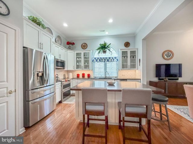 15 MCCONKEY DR, Washington Crossing, PA 18977