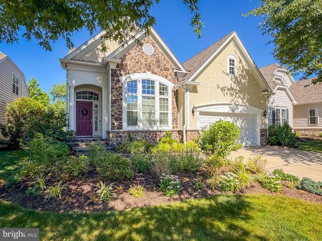 15 MCCONKEY DR, Washington Crossing, PA 18977
