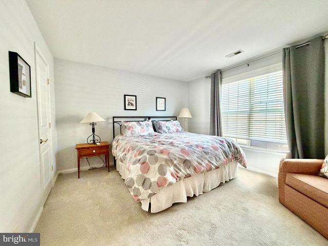 15 MCCONKEY DR, Washington Crossing, PA 18977
